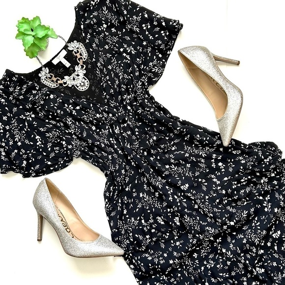 JOIE Orita Caviar Black Ruffled Floral Midi Dress Tiered Surplice V-Neck Size 6 - Picture 2 of 16